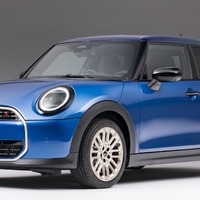 MINI ハッチバック 新型に5ドア登場、3ドアより172mm長い…欧州発表 画像