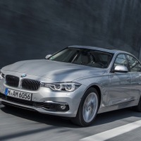 BMW 3シリーズ にPHVモデル追加、36.8kmのEV走行可能…554万円より 画像