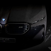 内装だけじゃなく「外装もアルカンターラ」なBMW!? マットで手触りもいい電動SUV『XM』 画像