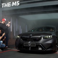 BMW『M5』新型、ワールドプレミアの瞬間…グッドウッド2024 画像