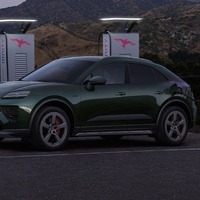 ポルシェ『マカン4S』発表、最大516馬力のツインモーターAWD搭載…航続は600km超え 画像
