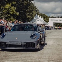 ポルシェ『911』初のハイブリッド誕生、3.6リットル電動ターボの「カレラGTS」 画像