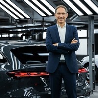 アウディ『A5』新型がラインオフ、ドイツ最新工場が追求する「持続可能な生産」 画像