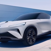アキュラ『パフォーマンスEVコンセプト』発表、2025年末から量産モデルを展開 画像