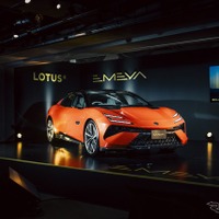 ロータス初の電動ハイパーGT『エメヤ』日本初公開…4シーター5ドアクーペ 画像