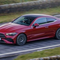 メルセデスベンツ『CLEクーペ』にPHEVモデル「300e」登場、EVモードで111km走行 画像