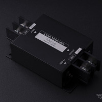 高周波ノイズ対策に特化、カーオーディオ用電源フィルタ＋仮想アース、トライム「Nve-05」発売 画像
