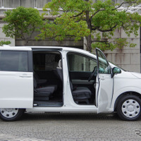 【ホンダ フリード 新型試乗】ちょうどいいフリードは、独り身にもちょうどいいのか…岩貞るみこ 画像