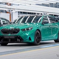 BMW、ドイツの「M工場」で最新モデル『M5ツーリング』生産開始 画像