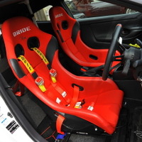 時代は4点から6点へ！ 進化するサーキット用シートベルトと安全デバイス～カスタムHOW TO～ 画像