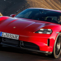 ポルシェ『タイカンGTS』改良新型、700馬力に強化…航続は最大628kmに 画像