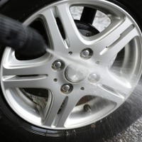 愛車の輝きを復活させる秘訣はここに！ ボディじゃなくタイヤを洗え！～Weeklyメンテナンス～ 画像
