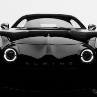 モノクロのアルピーヌ A110が登場!? 写真家とコラボ、デザイン際立つ内外装 画像