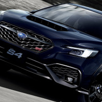 スバルの高性能セダン、『WRX S4』が一部改良…ホイールやシートの色を変更、ボディには新色 画像