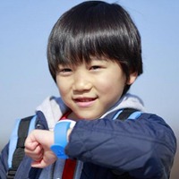 日本初、KDDIが通話できる子ども用腕時計「mamorino Watch」発売 画像