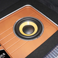 【低音強化のススメ】Part1 カーオーディオで「サブウーファー」が使われるのは、なぜ？