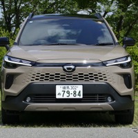 【トヨタ カローラクロス 新型試乗】“クラスの水準の上”をいく快適な走りがさらに進化…島崎七生人 画像