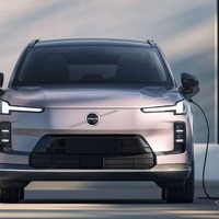 ボルボ『XC70』が復活、EV航続200kmを超えるプラグインハイブリッドSUVに 画像