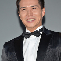 市原隼人、女優から“奇行”を暴露され照れ隠しで詰め寄る 画像