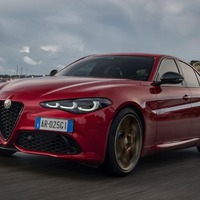 アルファロメオ『ジュリア』と『ステルヴィオ』、合計85台の限定車「INTENSA」登場…750万円から 画像