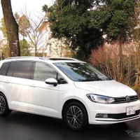 【VW ゴルフトゥーラン 新型】飛躍的に進化した足元空間のゆとり…新旧パッケージング比較 キャビン編 画像