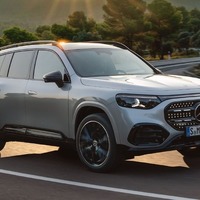 メルセデスベンツの小型3列シートSUV『GLB』に新型、まずはEVがデビュー…航続最大631km 画像
