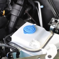 撥水タイプは混ぜるな危険？ 高機能ウォッシャー液の選び方と注意点～Weeklyメンテナンス～ 画像