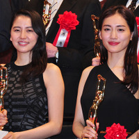 綾瀬はるか＆長澤まさみ、“姉妹”でセクシードレス競演！ 画像
