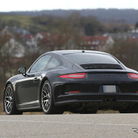 伝説の継承…ポルシェ「911R」フルヌード姿があらわに 画像