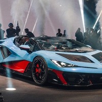 ランボルギーニ、世界15台限定「フェノメノ ロードスター」発表…V12ハイブリッドで1080馬力 画像