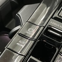 トヨタ『クラウン』のブレーキホールド機能を自動でオン/オフ、ブリッツ「ブレーキホールドジャンパー」が適合 画像