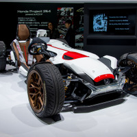 【東京モーターショー15】ホンダ プロジェクト2&4、右ハンドル仕様で日本初公開［詳細画像］ 画像