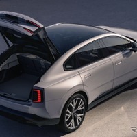 ボルボ『ES90』日本発売、価格979万円…セダン、5ドアハッチバック、SUVのクロスオーバーEV 画像