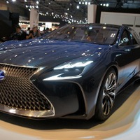 【東京モーターショー15】レクサス、LF-FCをお披露目…機器配置を示すモデルも展示 画像