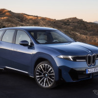 BMWの新世代EV「ノイエ・クラッセ」第一弾、新型『iX3』日本発売…航続906kmで982万円から 画像
