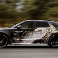 レンジローバーからセダン？ 新型車『RANGE ROVER GT』のプロトタイプ写真公開…年内デビューへ 画像