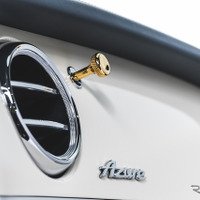 ベントレーのSUV『ベンテイガ』、日本13台限定「オルガン ストップ」発売…18Kゴールドプレーテッド装備 画像