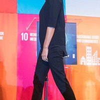 ヴィクトリア・ベッカム、「もうハイヒールの靴は履けない」と敗北宣言！ 画像