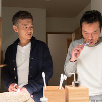 遠藤憲一＆渡部篤郎、同居生活は「考えられない！」「お義父さんと呼ばせて」“同居編”スタート 画像