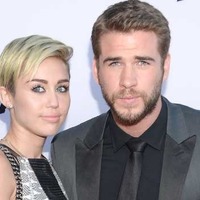 リアム・ヘムズワース、マイリー・サイラスに「マリファナをやめないと…」と警告 画像