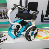 【東京モーターショー15】重心移動だけで動く次世代の電動車いす…ナインボット 画像