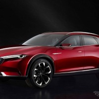 マツダの新型SUV、最新スクープ…「CX-4」のエンブレムが見えた 画像