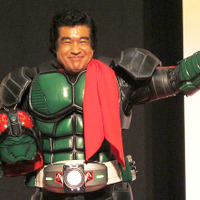 俳優・藤岡弘、45年ぶり初代仮面ライダー演じ「感無量」　劇レア“マスクオフ”にファン歓喜！ 画像