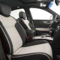 【ニューヨークモーターショー16】インフィニティ QX70 に「リミテッド」…初公開へ 画像