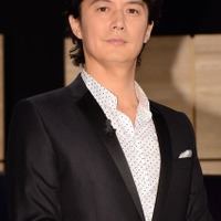 福山雅治、新婚生活では「歌わないですよ（笑）」 画像