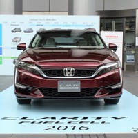 【ホンダ クラリティ フューエルセル】先代の赤を洗練…こだわりのカラー「ブリリアントガーネット」 画像