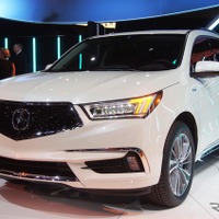 【ニューヨークモーターショー16】アキュラ MDX 、ハイブリッド新設定…NSX の技術応用 画像
