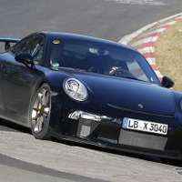 ポルシェ 911 GT3 改良型、ニュルで官能的な走り披露 画像