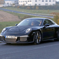 ポルシェ 911、伝説の「R」復活へ 画像