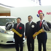日産ゴーン社長「EVは復興力を高める」…福島県の2施設に e-NV200 を寄贈 画像